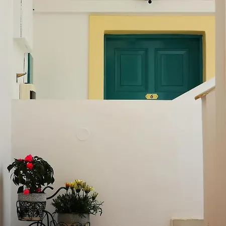 Nikoli Apartment *
